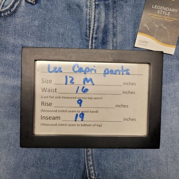 Lee Capri Jeans Womens 12 Medium Mid Rise Legendary Style Light Blue Tags - Picture 6 of 9